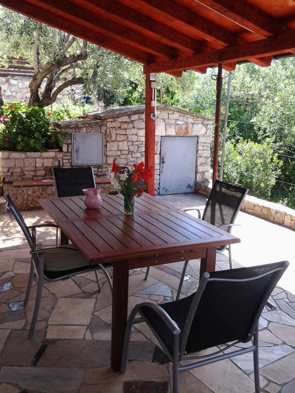 Apartments Janja - Terrace Sea View Nečujam 外观 照片